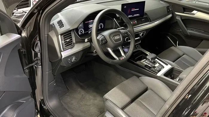 Does the Audi Q5 Have Memory Seats and Why It Matters