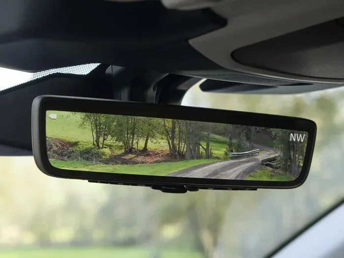 Different Types of Rear View Mirrors Explained Here