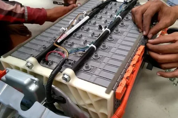 How Do You Revive A Hybrid Battery And Get It Going