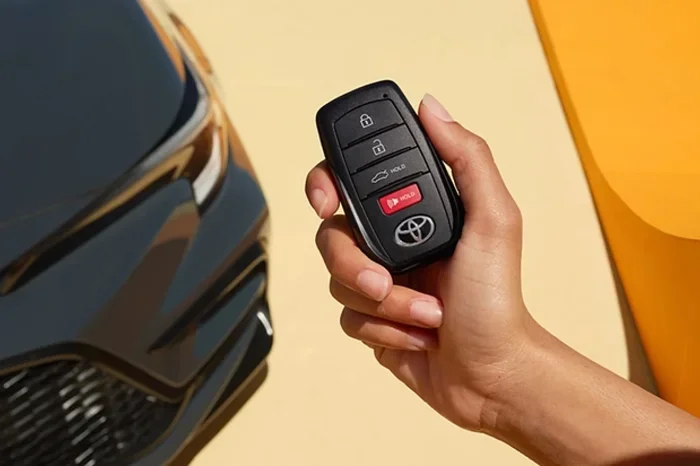 How Much Does a Dealer Charge for a New Car Key Fob
