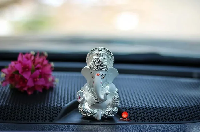 Why You Need a Pure Silver Ganesh Idol for Car Dashboard
